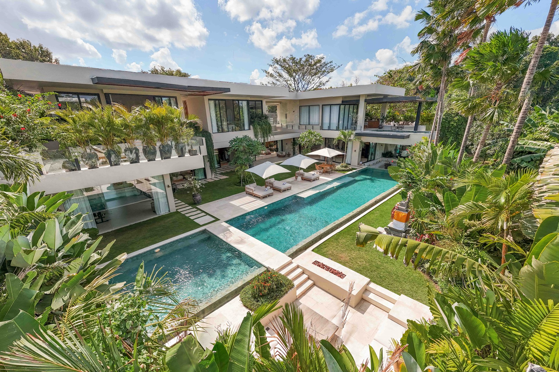 Villa Morada, Tumbak Bayuh